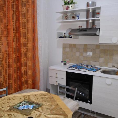 Roberto Guest House 卡斯泰拉马莱 外观 照片