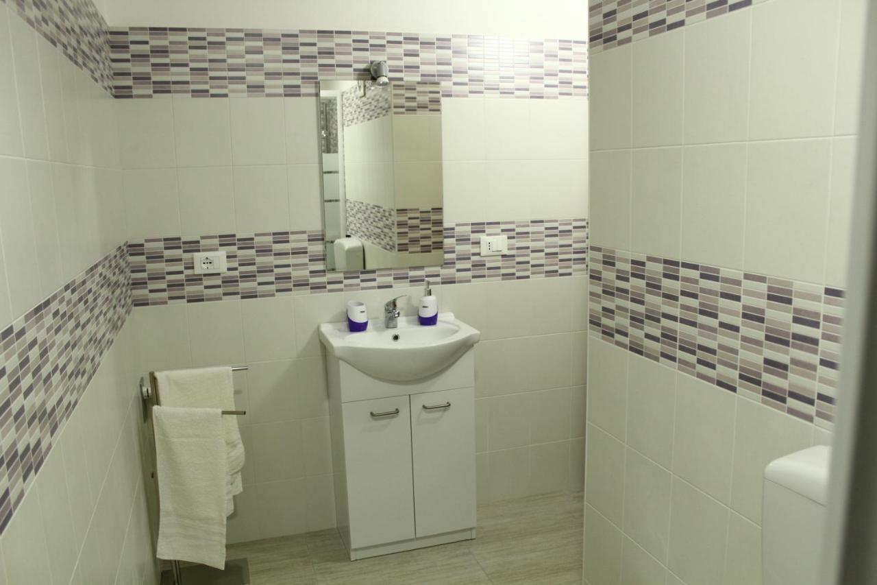 Roberto Guest House 卡斯泰拉马莱 外观 照片